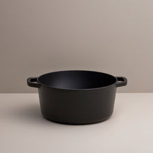 Load image into Gallery viewer, Recycled Cast Iron 5.2l Casserole - Black