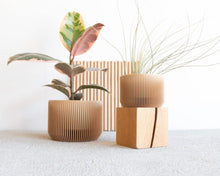 Load image into Gallery viewer, Recycled Praha Planter - Natural